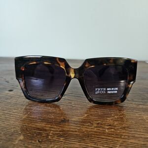 Frye & Co Sunglasses 100% UV Oversized‎ Square Dark Gradient Lens Tortoise Brown